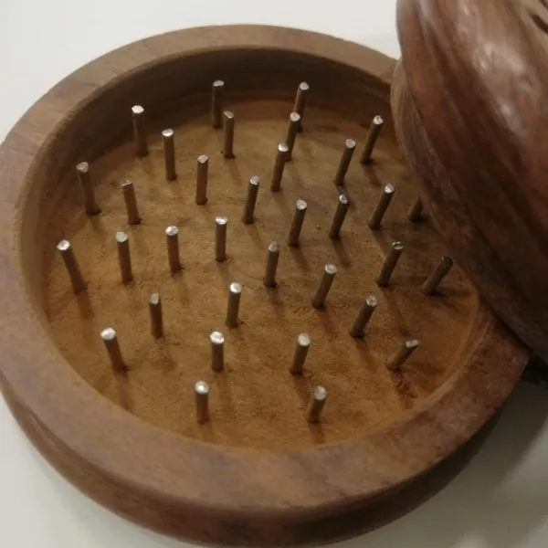 Grinder legno scuro Sole 75 mm 2 parti intagliato mano