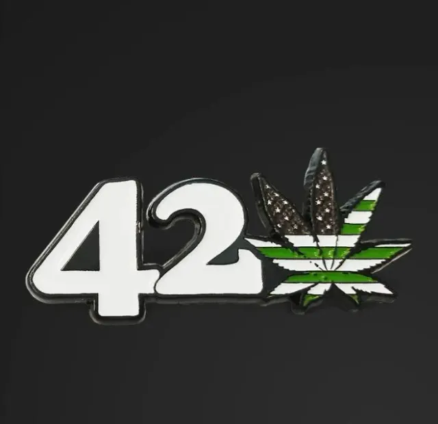 Fast Buds 420 spilla pin zinco 5cm logo